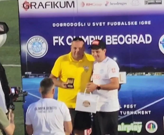 Atletiko Niš sa trofejima iz Beograda na 5. Olimpik BEBETO football festu - FK Atletiko Niš