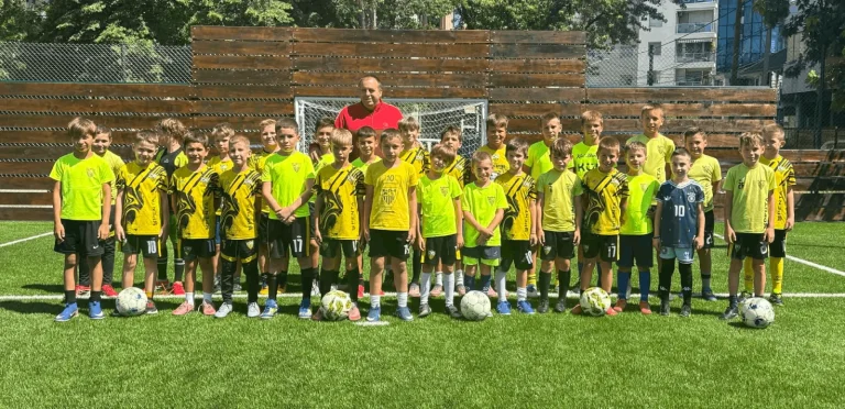 Nova sezona FK Atletiko Niš počela na renoviranom terenu OŠ „Vožd Karađorđe” - FK Atletiko Niš