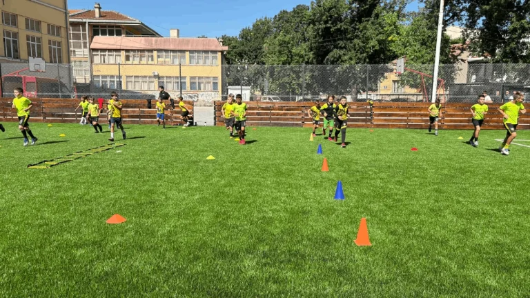 Nova sezona FK Atletiko Niš počela na renoviranom terenu OŠ „Vožd Karađorđe” - FK Atletiko Niš