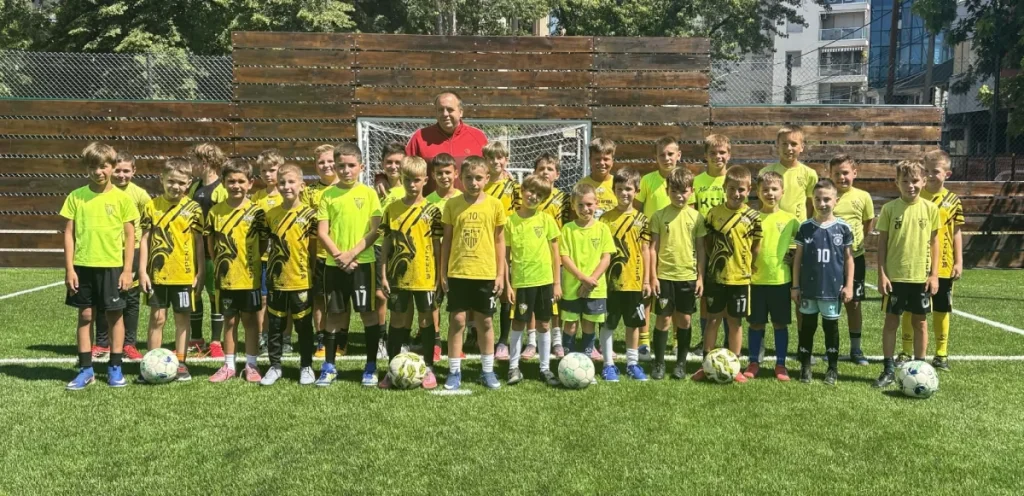 Nova sezona FK Atletiko Niš počela na renoviranom terenu OŠ „Vožd Karađorđe” - FK Atletiko Niš