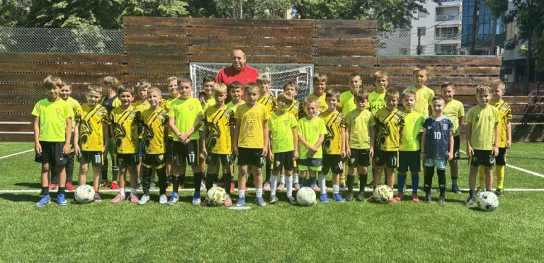 Nova sezona FK Atletiko Niš počela na renoviranom terenu OŠ „Vožd Karađorđe” - FK Atletiko Niš